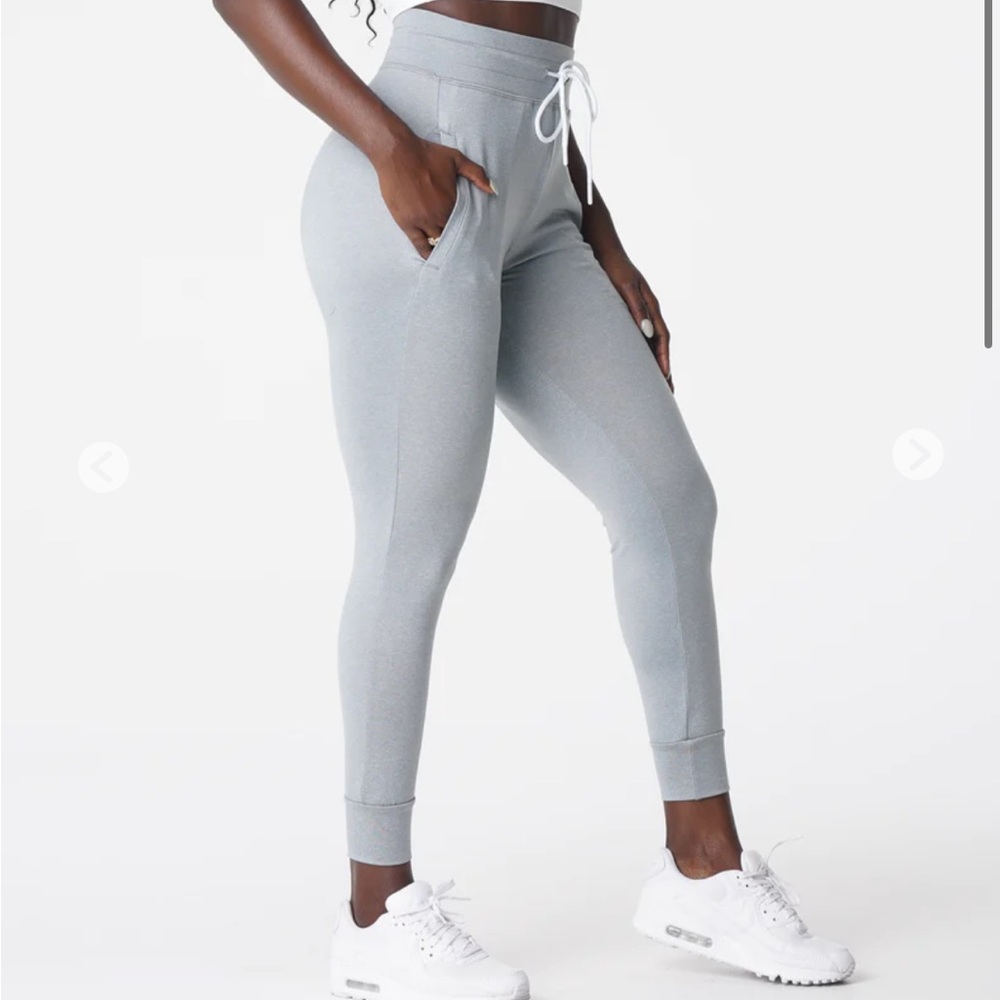 Nvgtn Silver Mist jogger